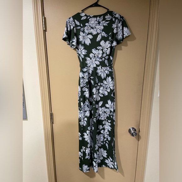 Chic Floral Maxi Dress in Dark Green and White NWOT - Picture 8 of 8